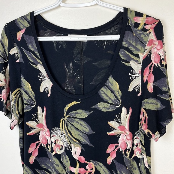 Aritzia Babaton Floral Tee - Picture 2 of 7